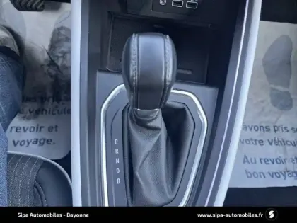 Photo 21 Renault Clio  E-Tech full hybrid 145