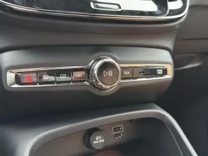 Photo 26 Volvo Xc40  B3 163 ch DCT7