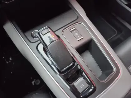 Photo 24 Citroën C5 aircross  Hybride Rechargeable 225 S&S e-EAT8