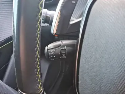 Photo 19 Peugeot 208  PureTech 100 S&S EAT8