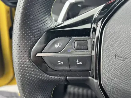 Photo 41 Peugeot 208  PureTech 100 S&S EAT8