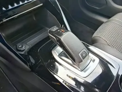 Photo 13 Peugeot 208  PureTech 100 S&S EAT8