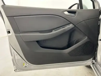 Photo 10 Renault Clio  E-Tech 140 - 21N