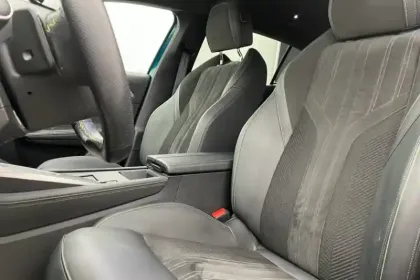 Photo 12 Peugeot 408  PHEV 225 e-EAT8