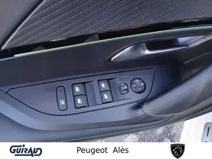 Photo 11 Peugeot 2008  PureTech 130 S&S EAT8