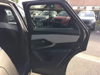 Photo 15 Peugeot 3008  Hybrid 145 e-DCS6