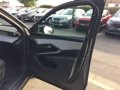 Photo 16 Peugeot 3008  Hybrid 145 e-DCS6