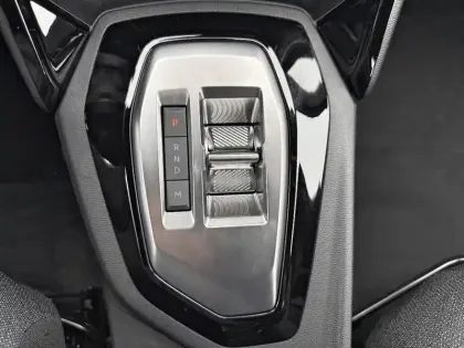 Photo 13 Peugeot 2008  Hybrid 145 e-DCS6