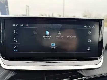 Photo 57 Peugeot 2008  Hybrid 145 e-DCS6