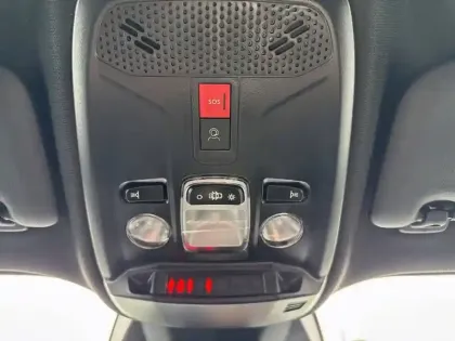 Photo 38 Peugeot 2008  Hybrid 145 e-DCS6