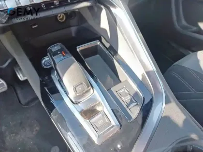 Photo 15 Peugeot 3008  Puretech 130ch S&S EAT8