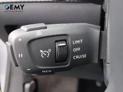 Photo 11 Peugeot 208  Hybrid 136 e-DCS6