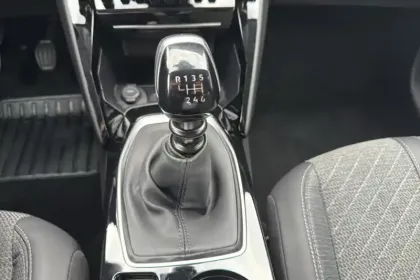 Photo 21 Peugeot 208  PureTech 100 S&S BVM6