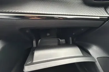 Photo 23 Peugeot 208  PureTech 100 S&S BVM6