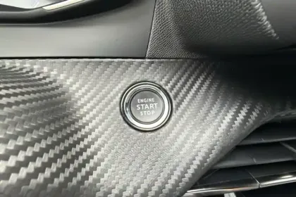 Photo 19 Peugeot 208  PureTech 100 S&S BVM6