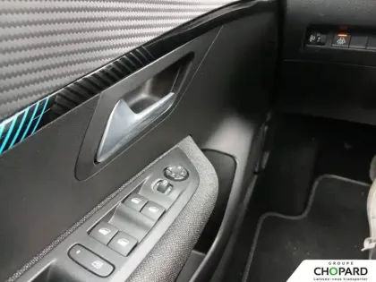 Photo 18 Peugeot 208  Electrique 50 kWh 136ch