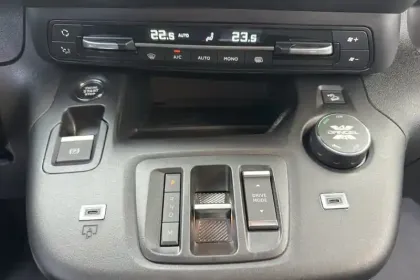 Photo 19 Peugeot Partner  FOURGON M 1000 KG BLUEHDI 130 S&S EAT8