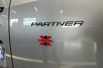 Photo 26 Peugeot Partner  FOURGON M 1000 KG BLUEHDI 130 S&S EAT8