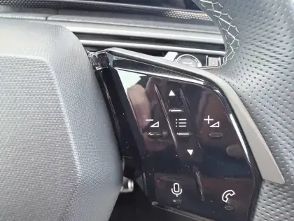 Photo 29 Peugeot 3008  Hybrid 145 e-DCS6