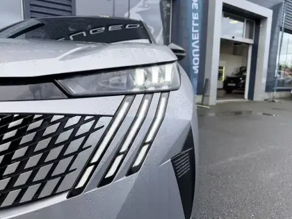 Photo 7 Peugeot 3008  Hybrid 145 e-DCS6