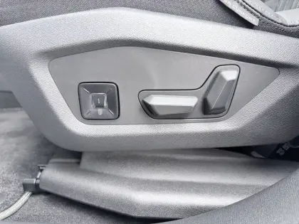 Photo 21 Peugeot 3008  Hybrid 145 e-DCS6