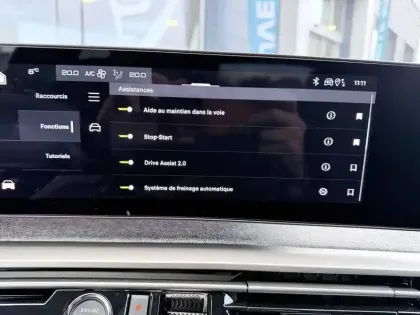 Photo 39 Peugeot 3008  Hybrid 145 e-DCS6