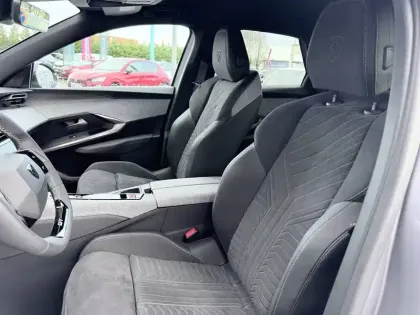 Photo 20 Peugeot 3008  Hybrid 145 e-DCS6