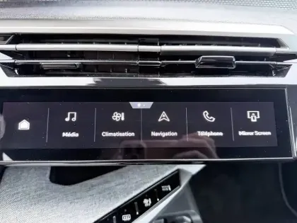 Photo 26 Peugeot 3008  Hybrid 145 e-DCS6