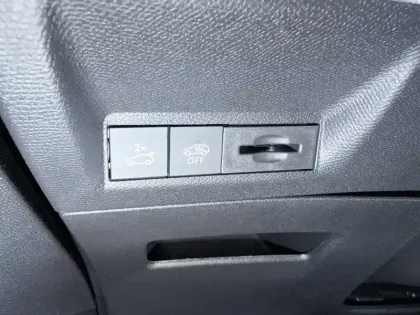 Photo 35 Peugeot 3008  Hybrid 145 e-DCS6