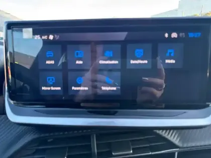 Photo 41 Peugeot 208  Hybrid 110 e-DCS6