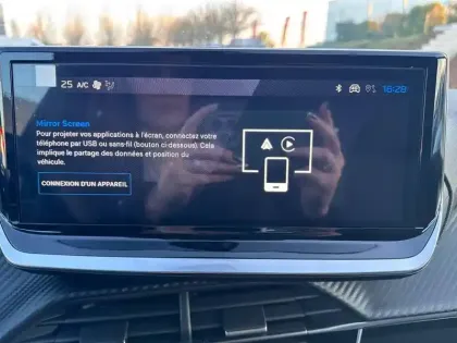 Photo 22 Peugeot 208  Hybrid 110 e-DCS6