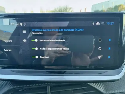 Photo 42 Peugeot 208  Hybrid 110 e-DCS6