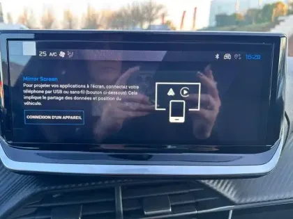 Photo 46 Peugeot 208  Hybrid 110 e-DCS6