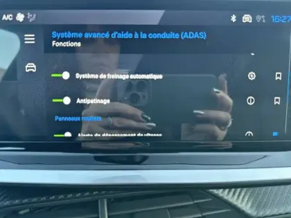 Photo 19 Peugeot 208  Hybrid 110 e-DCS6