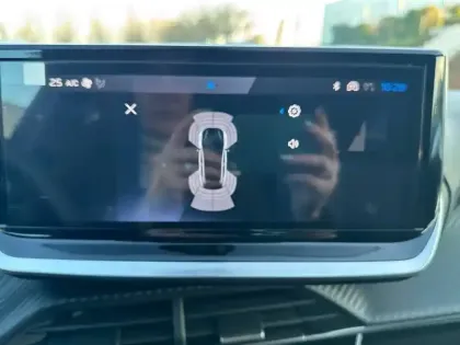 Photo 45 Peugeot 208  Hybrid 110 e-DCS6