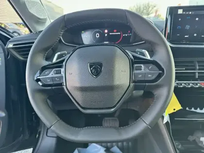 Photo 8 Peugeot 208  Hybrid 110 e-DCS6