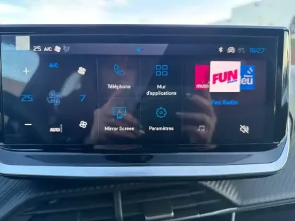 Photo 38 Peugeot 208  Hybrid 110 e-DCS6