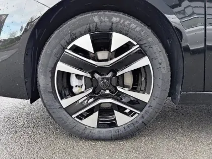 Photo 110 Peugeot 208  Hybrid 110 e-DCS6