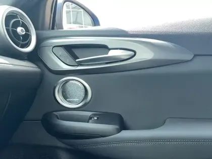 Photo 27 Alfa Romeo Tonale  1.5 Hybrid 160 ch VGT TCT7