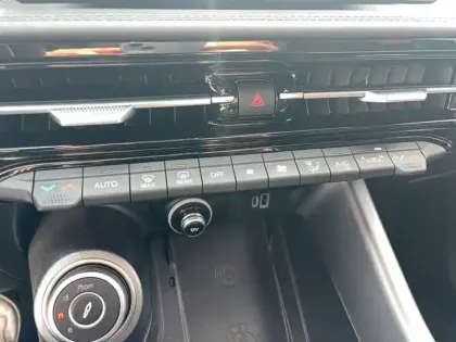 Photo 19 Alfa Romeo Tonale  1.5 Hybrid 160 ch VGT TCT7