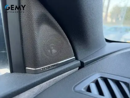 Photo 48 Peugeot 3008  Hybrid 225 e-EAT8