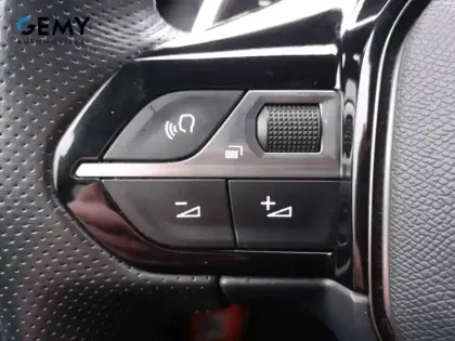 Photo 23 Peugeot 2008  PureTech 130 S&S EAT8