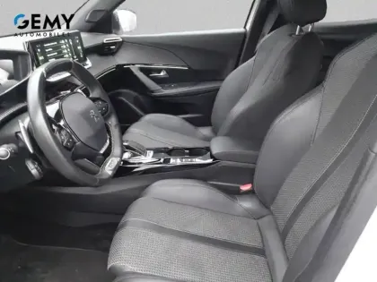 Photo 8 Peugeot 2008  PureTech 130 S&S EAT8