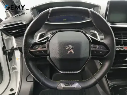 Photo 44 Peugeot 2008  PureTech 130 S&S EAT8