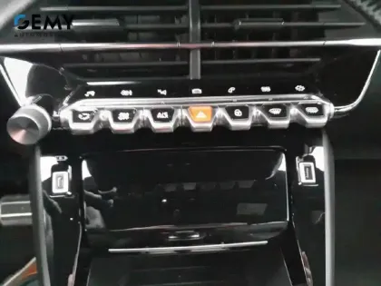 Photo 21 Peugeot 2008  PureTech 130 S&S EAT8