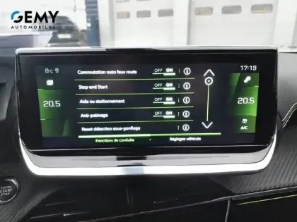 Photo 13 Peugeot 2008  PureTech 130 S&S EAT8