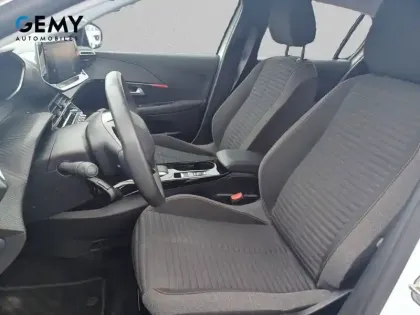 Photo 8 Peugeot 208  Electrique 50 kWh 136ch