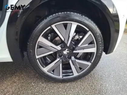 Photo 10 Peugeot 208  PureTech 100 S&S EAT8