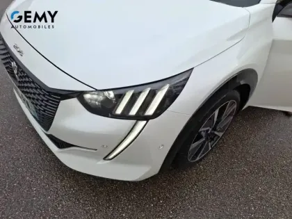 Photo 15 Peugeot 208  PureTech 100 S&S EAT8
