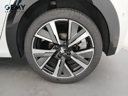 Photo 30 Peugeot 208  PureTech 100 S&S EAT8